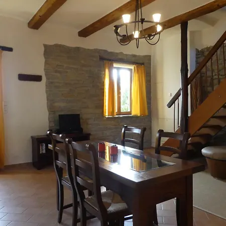 Buchere Nyaraló Mombarcaro